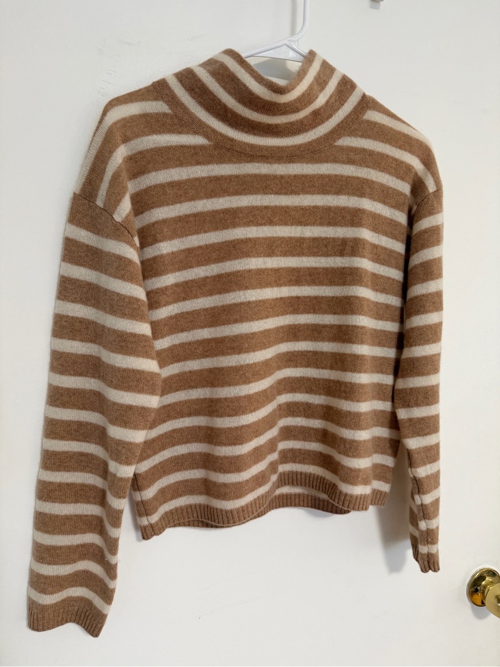 H Halston 100% Cashmere Striped Turtleneck Sweater Camel Ivory L